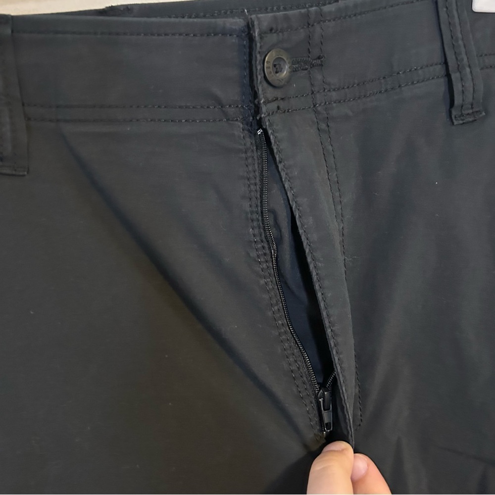 Lee Extreme Motion Men's Black Cargo Shorts Neutral Casual Classic 34 Summer - Picture 4 of 10